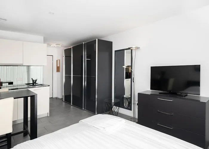 Natascha Aparthotel 3*